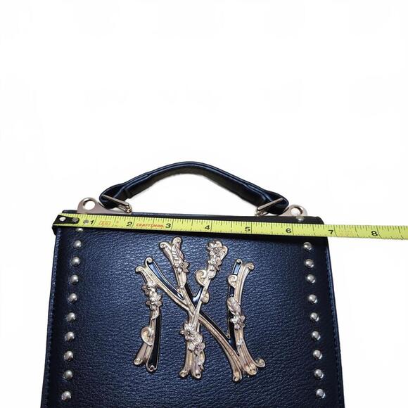 NEW YORK YANKEES Black Leather WALLET LADIES WRISTLET ORGANIZER CLUTCH W Straps - Picture 7 of 8